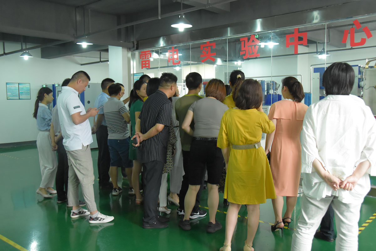 瑞士维多利亚大学MBA15-16班同学莅临安博官方网页版_安博（中国）防雷考察交流